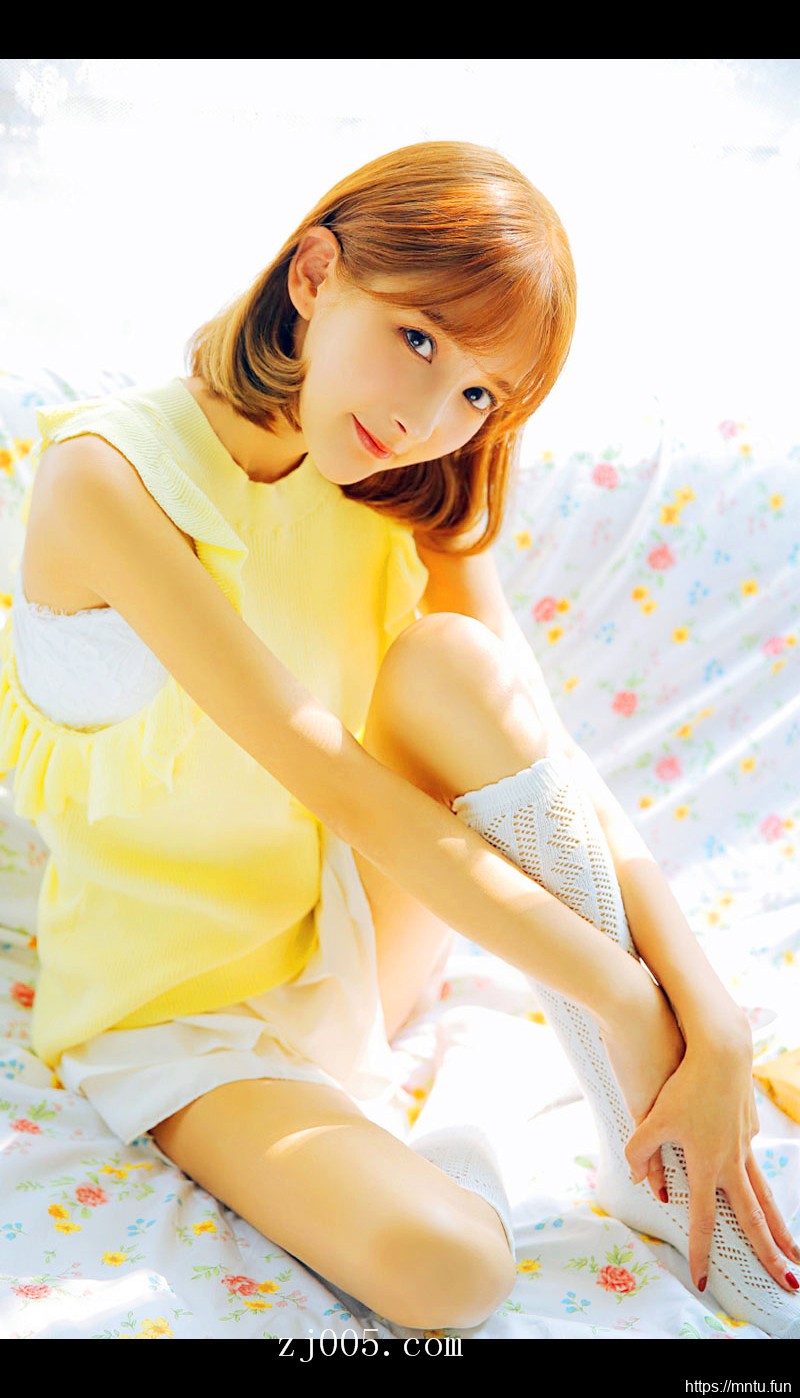 元气甜美少女丝袜美腿写真妹子图