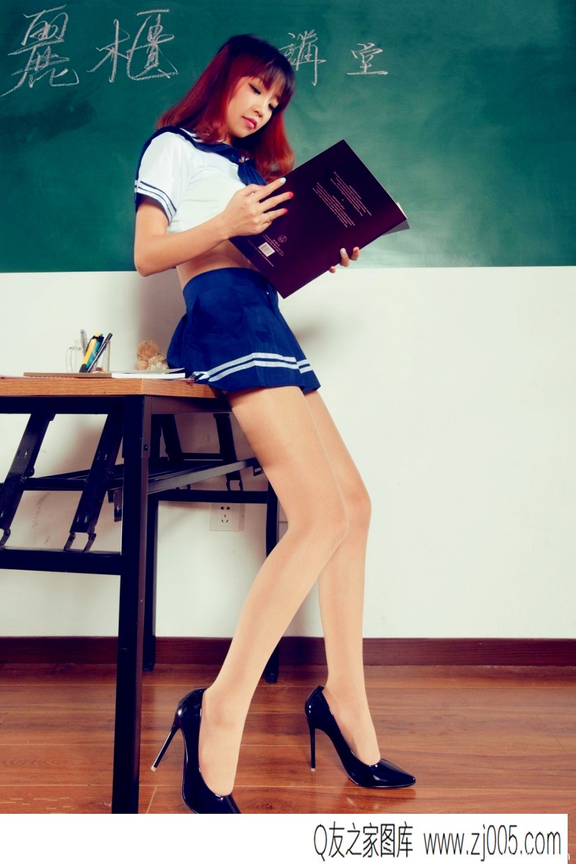 美腿人体艺术liya蓝色学生制服肉丝美腿写真