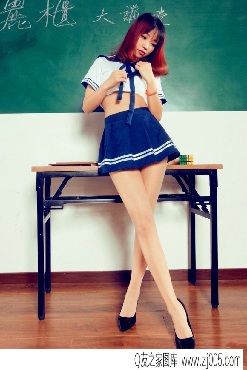 美腿人体艺术liya蓝色学生制服肉丝美腿写真