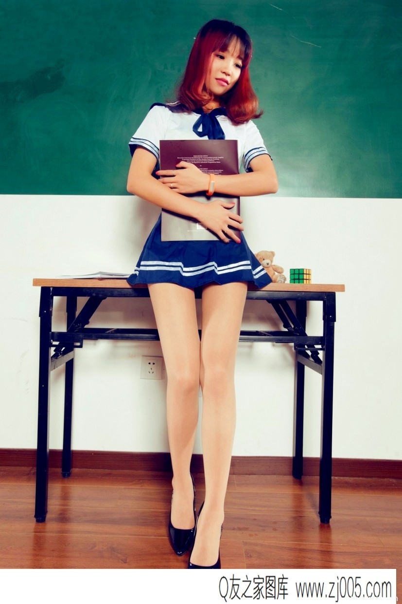 美腿人体艺术liya蓝色学生制服肉丝美腿写真