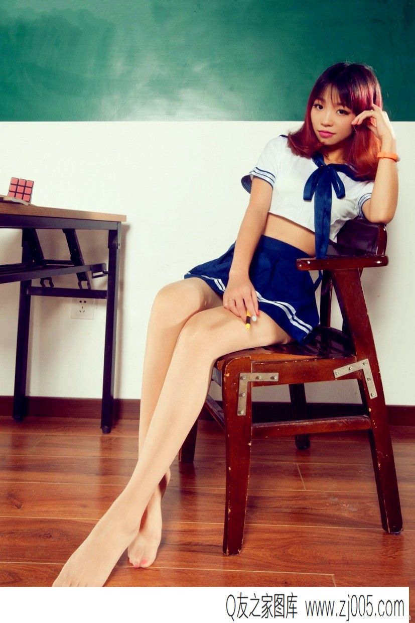美腿人体艺术liya蓝色学生制服肉丝美腿写真