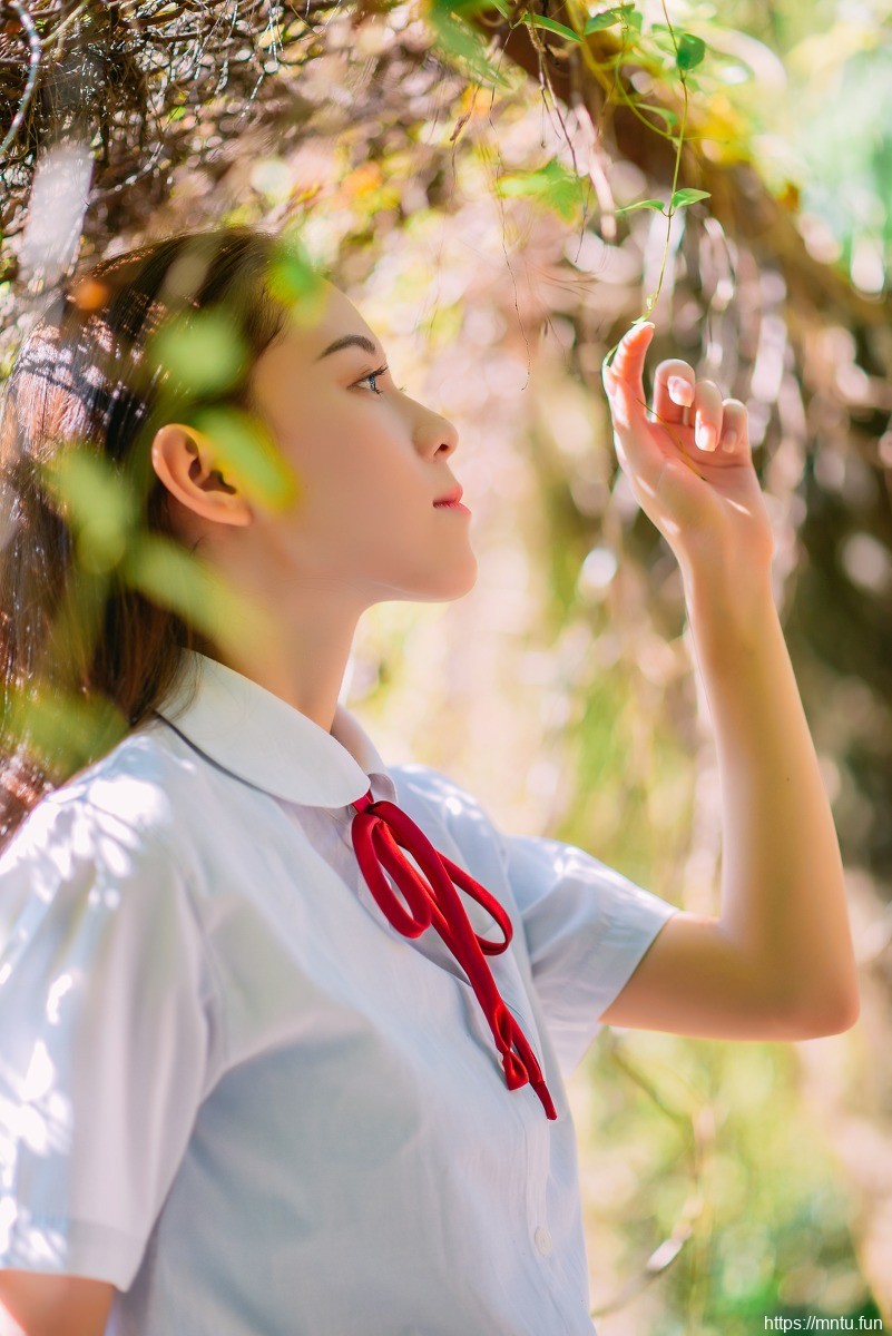 清纯靓丽美女校花学生装迷人写真