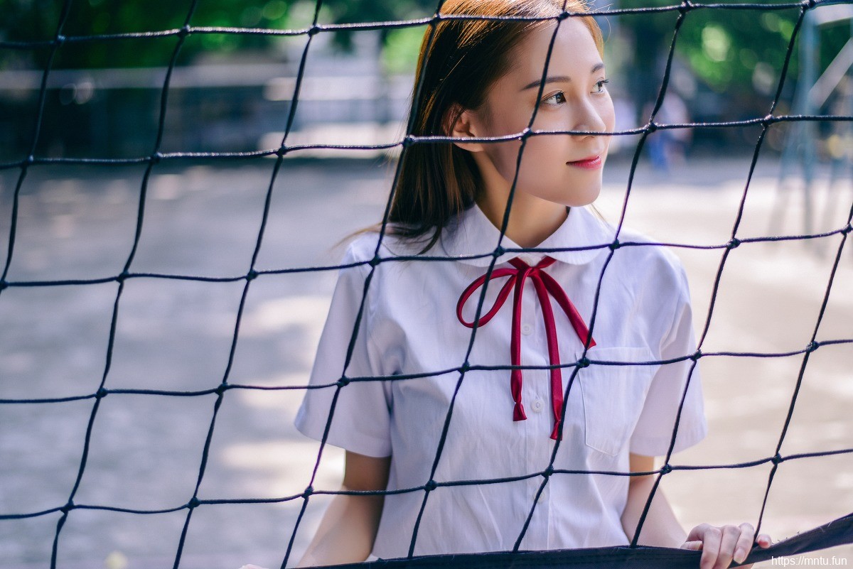 清纯靓丽美女校花学生装迷人写真