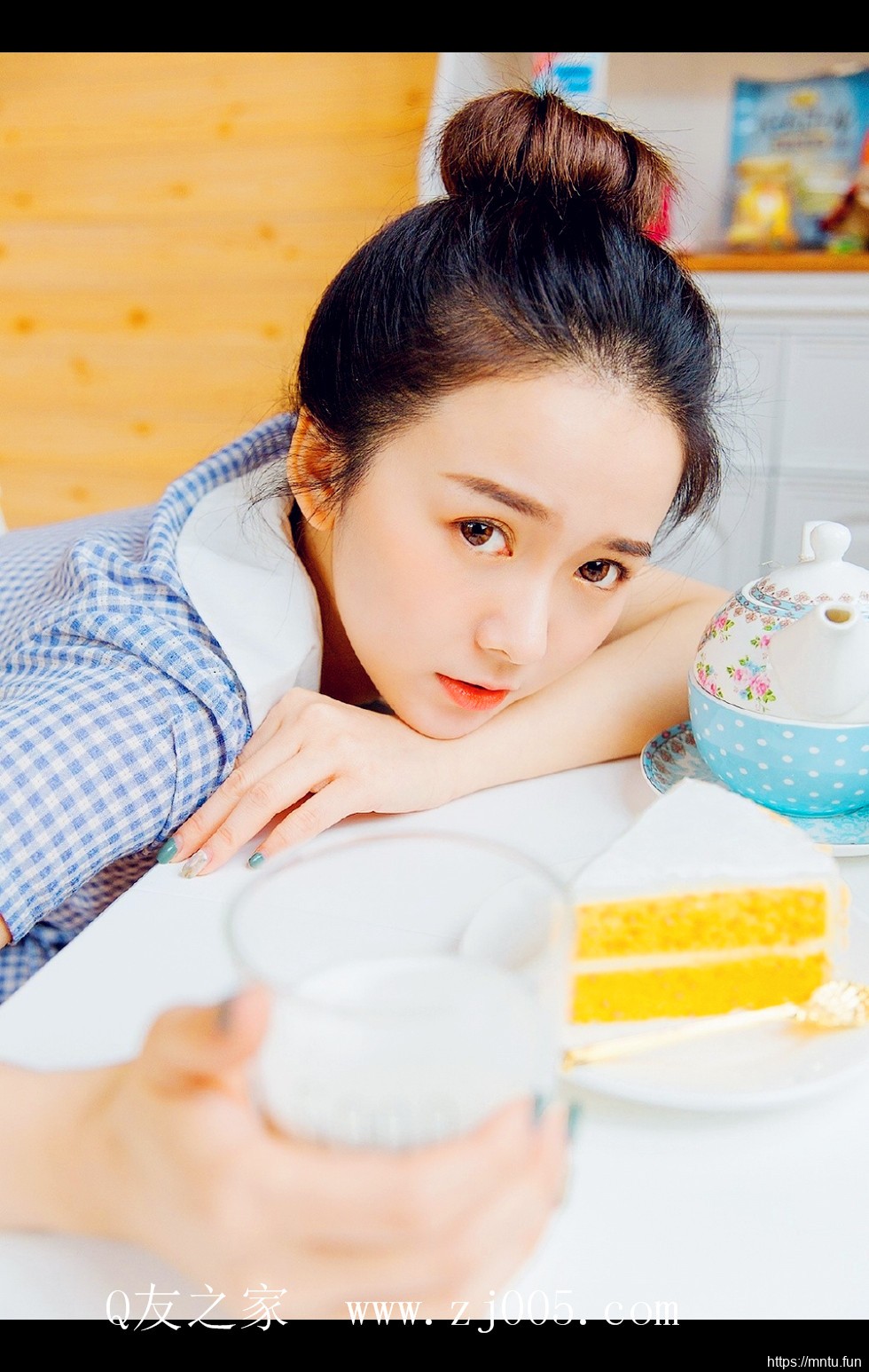 邻家妹妹极品美鲍亚洲美阴低胸裙诱惑写真