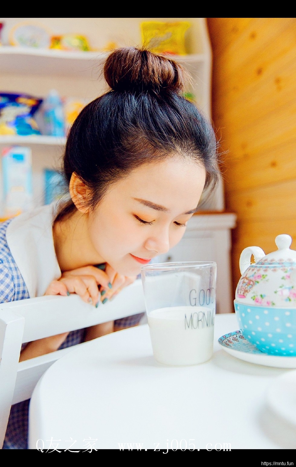 邻家妹妹极品美鲍亚洲美阴低胸裙诱惑写真