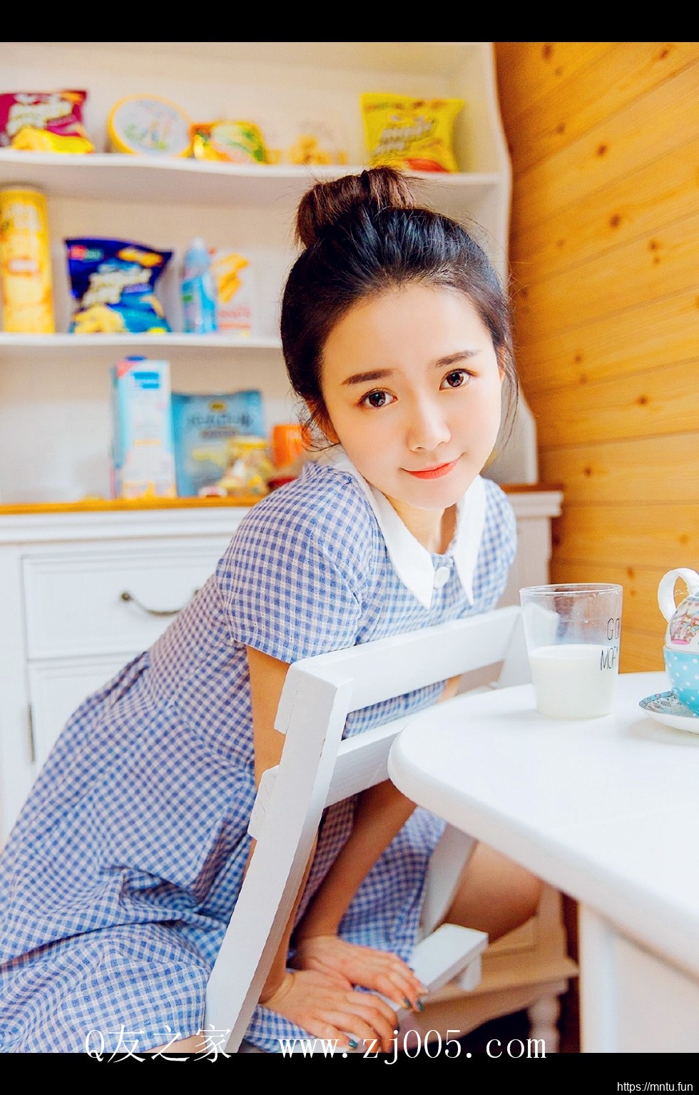 邻家妹妹极品美鲍亚洲美阴低胸裙诱惑写真