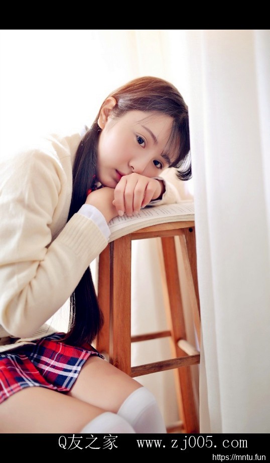 日韩短裙秘书美女大胆脱衣气质美女照片集