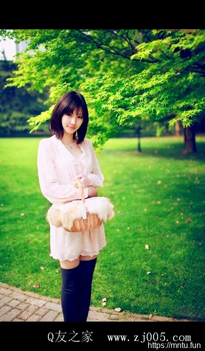日韩短裙秘书美女大胆脱衣气质美女照片集