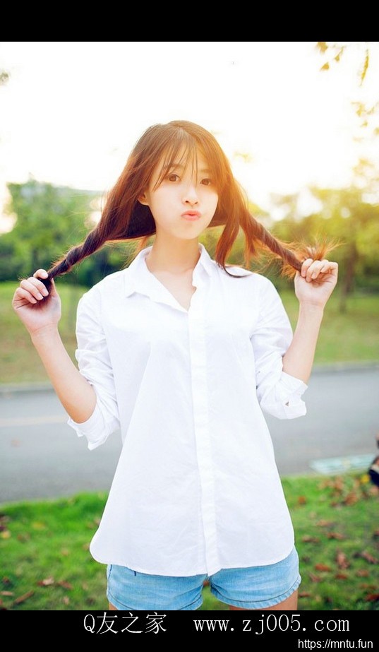 日韩短裙秘书美女大胆脱衣气质美女照片集