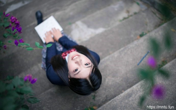 小道剑的制服长发妹子唯美清新写真