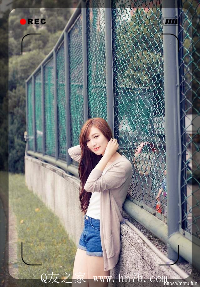 长发美女靓丽动人户外自拍人体艺术摄影