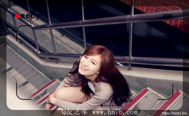 长发美女靓丽动人户外自拍人体艺术摄影