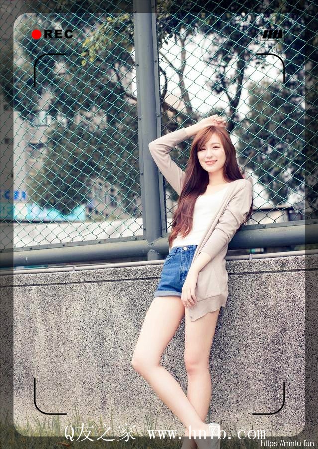 长发美女靓丽动人户外自拍人体艺术摄影