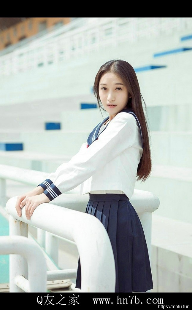自然美的学生妹校园制服唯美写真摄影