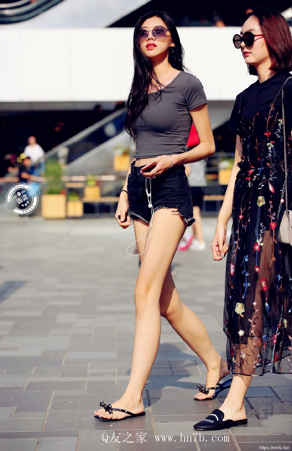 清纯妹子图时尚街拍美女114期  放纵的年代