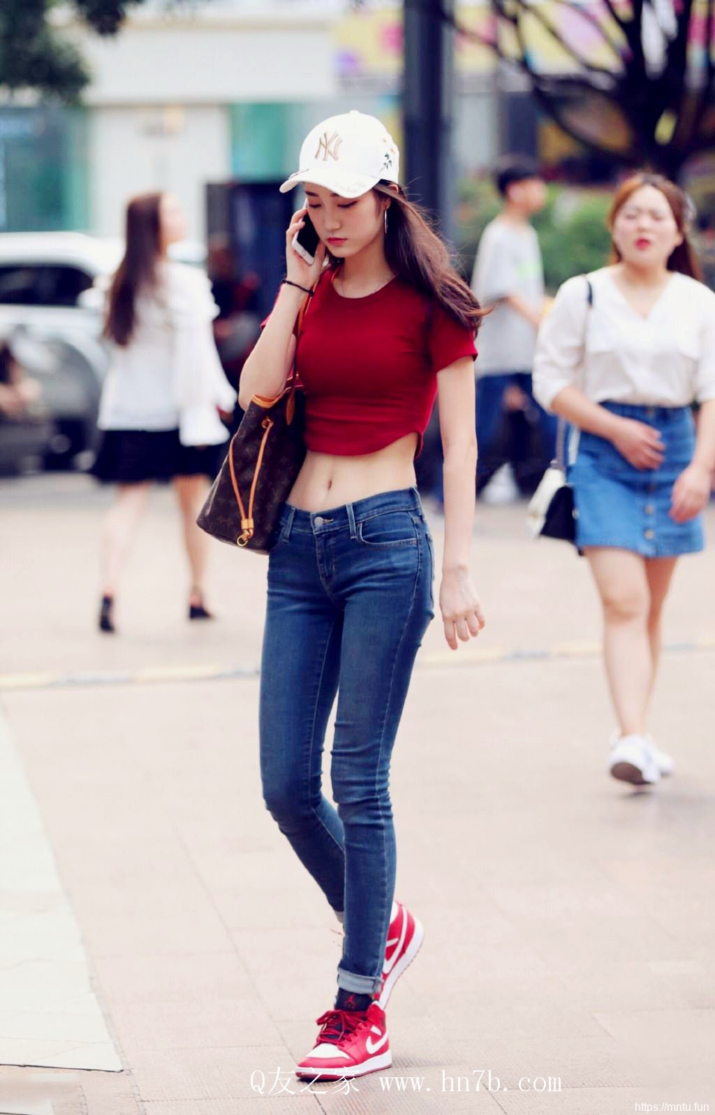 清纯妹子图时尚街拍美女114期  放纵的年代