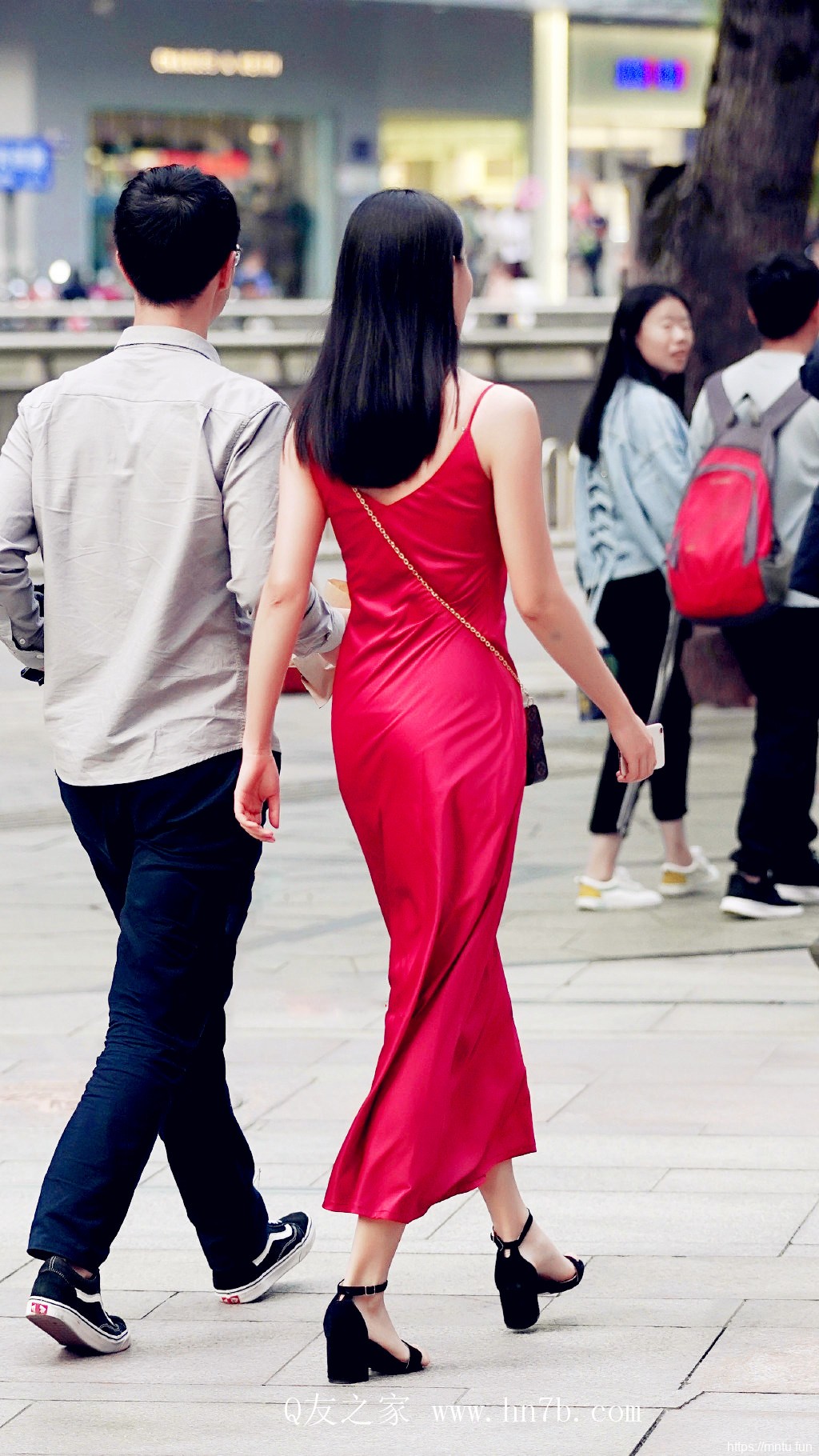 清纯妹子图时尚街拍美女114期  放纵的年代