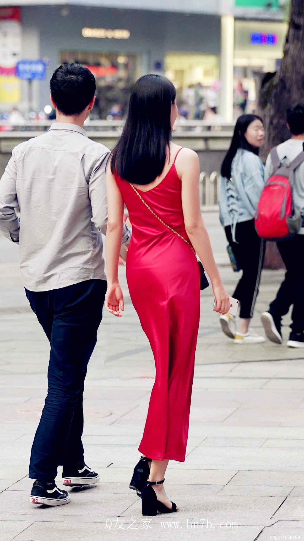 清纯妹子图时尚街拍美女114期  放纵的年代