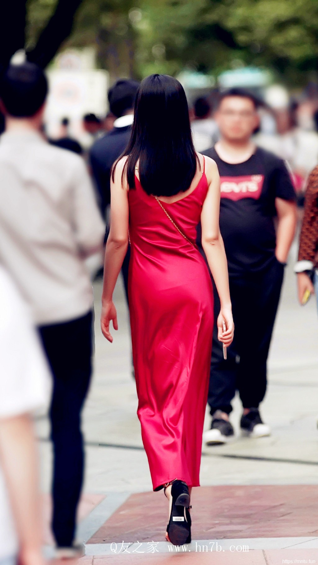 清纯妹子图时尚街拍美女114期  放纵的年代