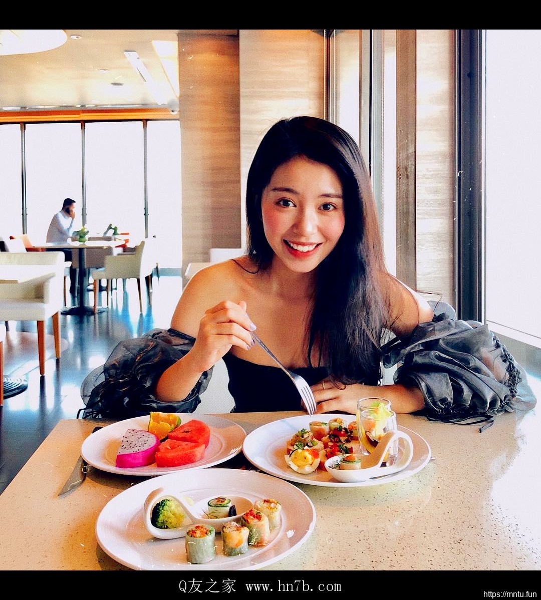 越南女团妹子图Man Tien人体艺术摄影图