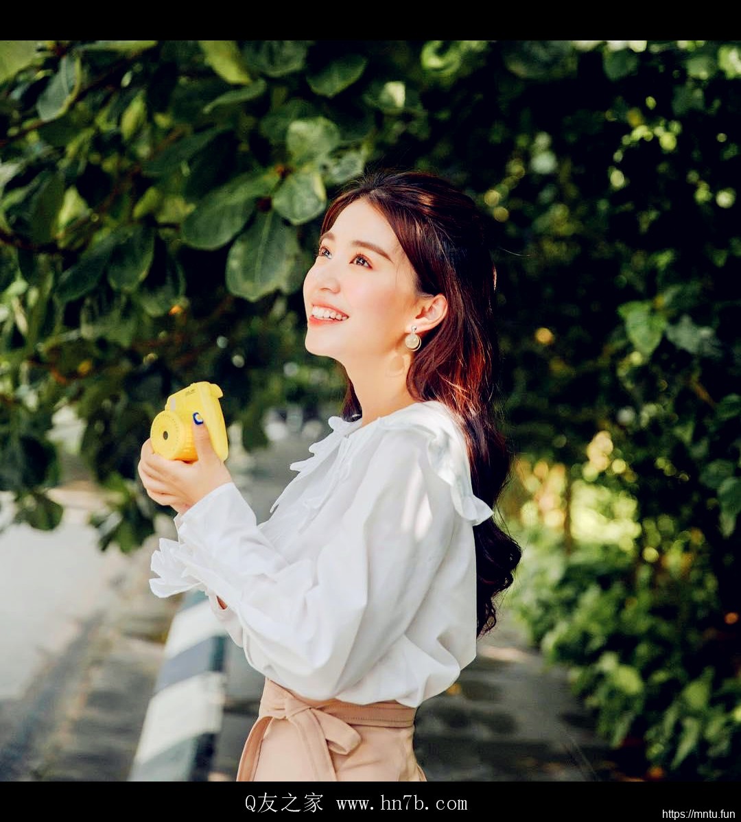 越南女团妹子图Man Tien人体艺术摄影图