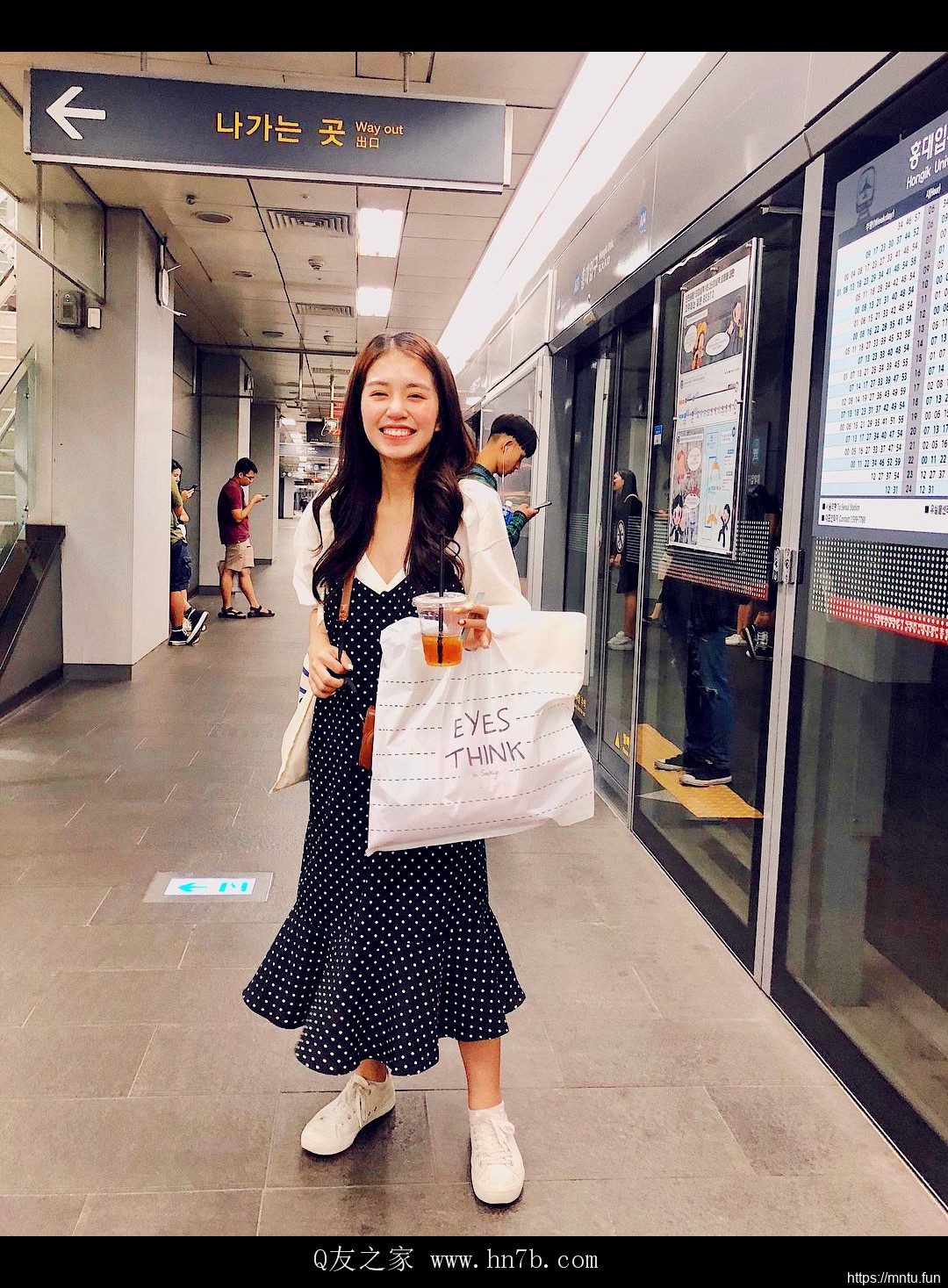 越南女团妹子图Man Tien人体艺术摄影图