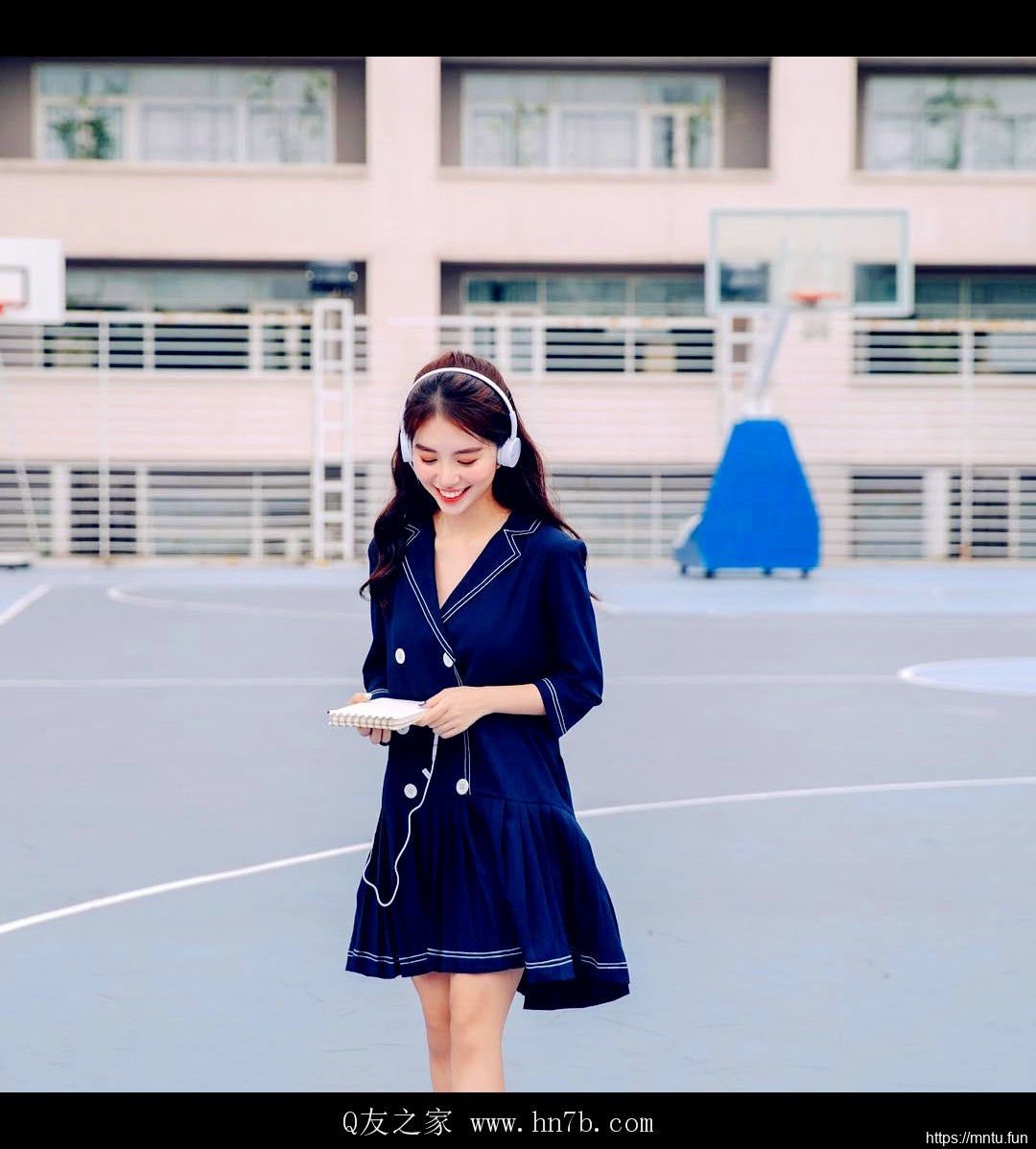 越南女团妹子图Man Tien人体艺术摄影图