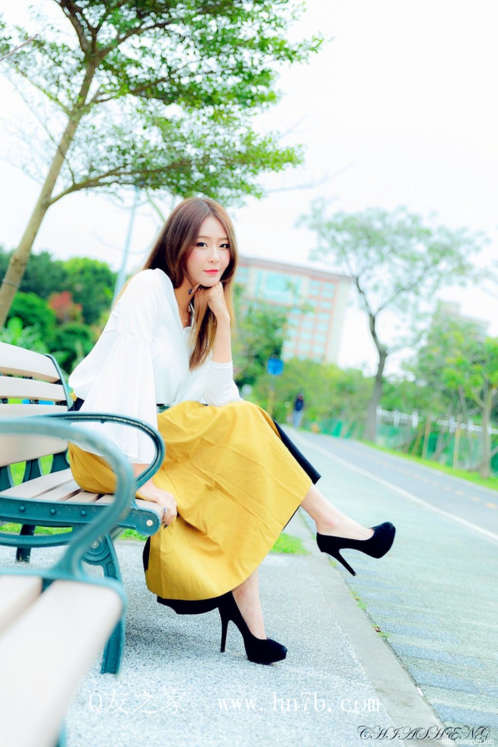 Winnie小雪号称综合色区亚洲熟妇美女图片