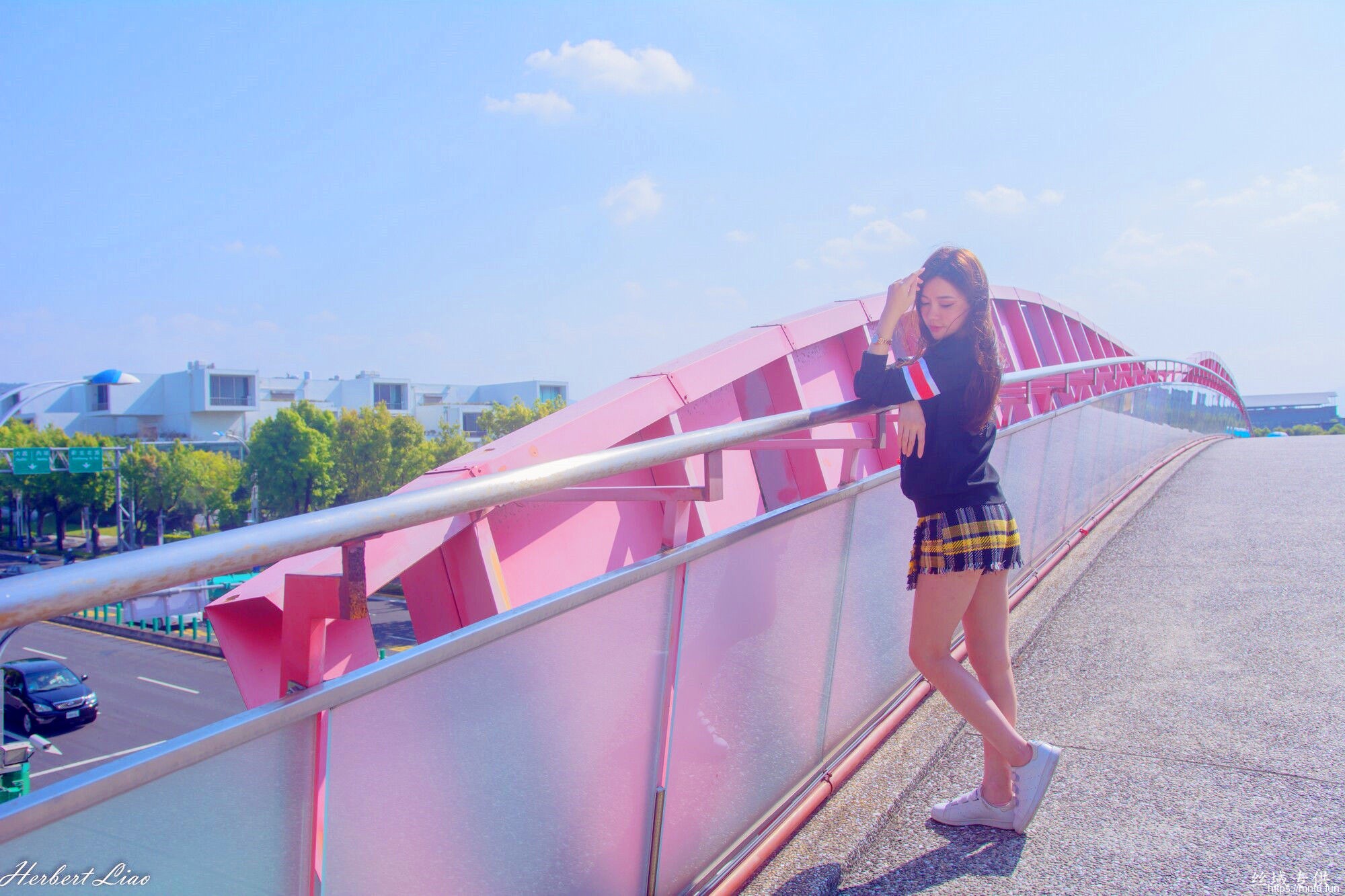 台湾网红美女苏小立MM翘臀后进式动态图集