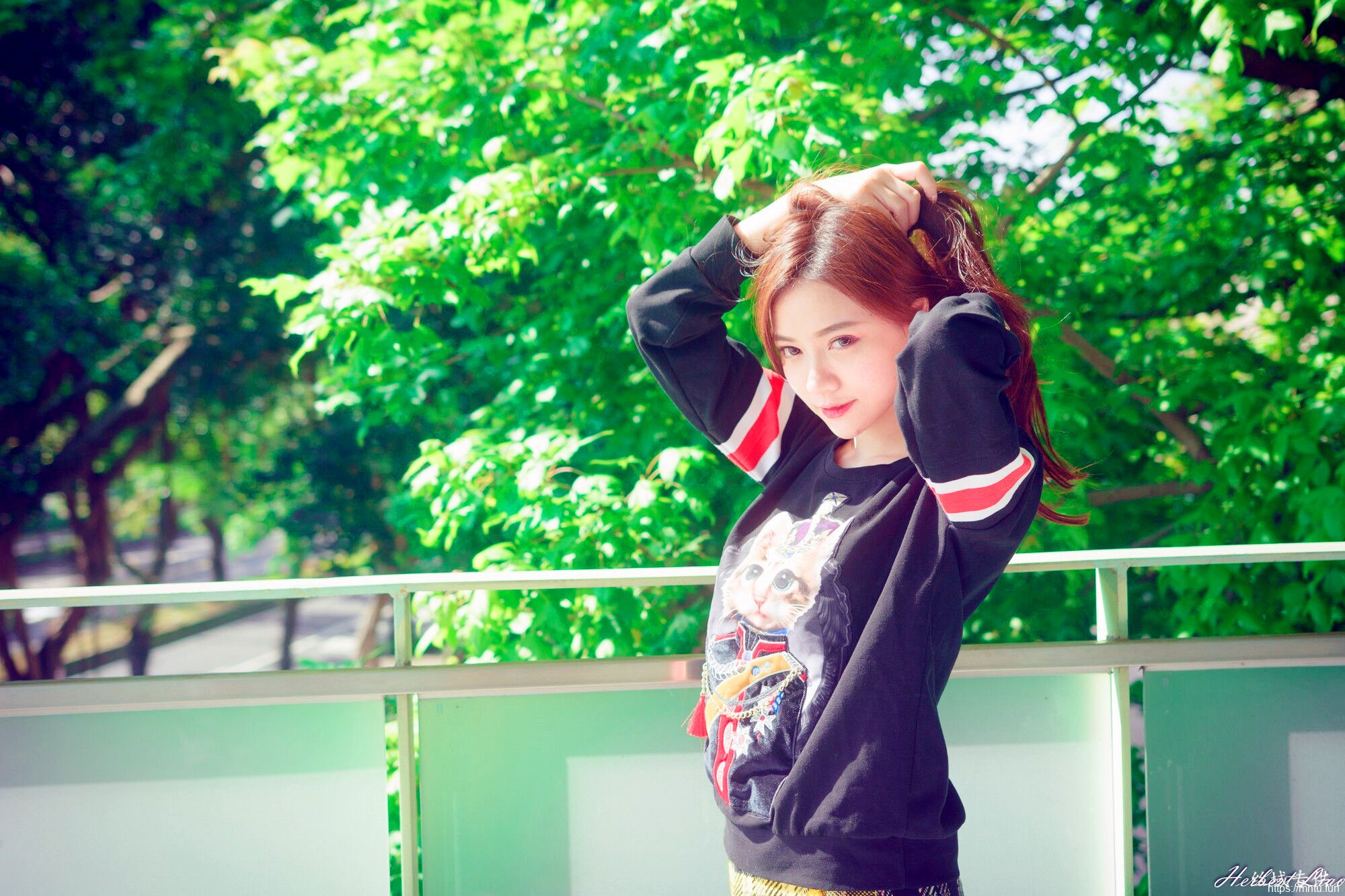 台湾网红美女苏小立MM翘臀后进式动态图集