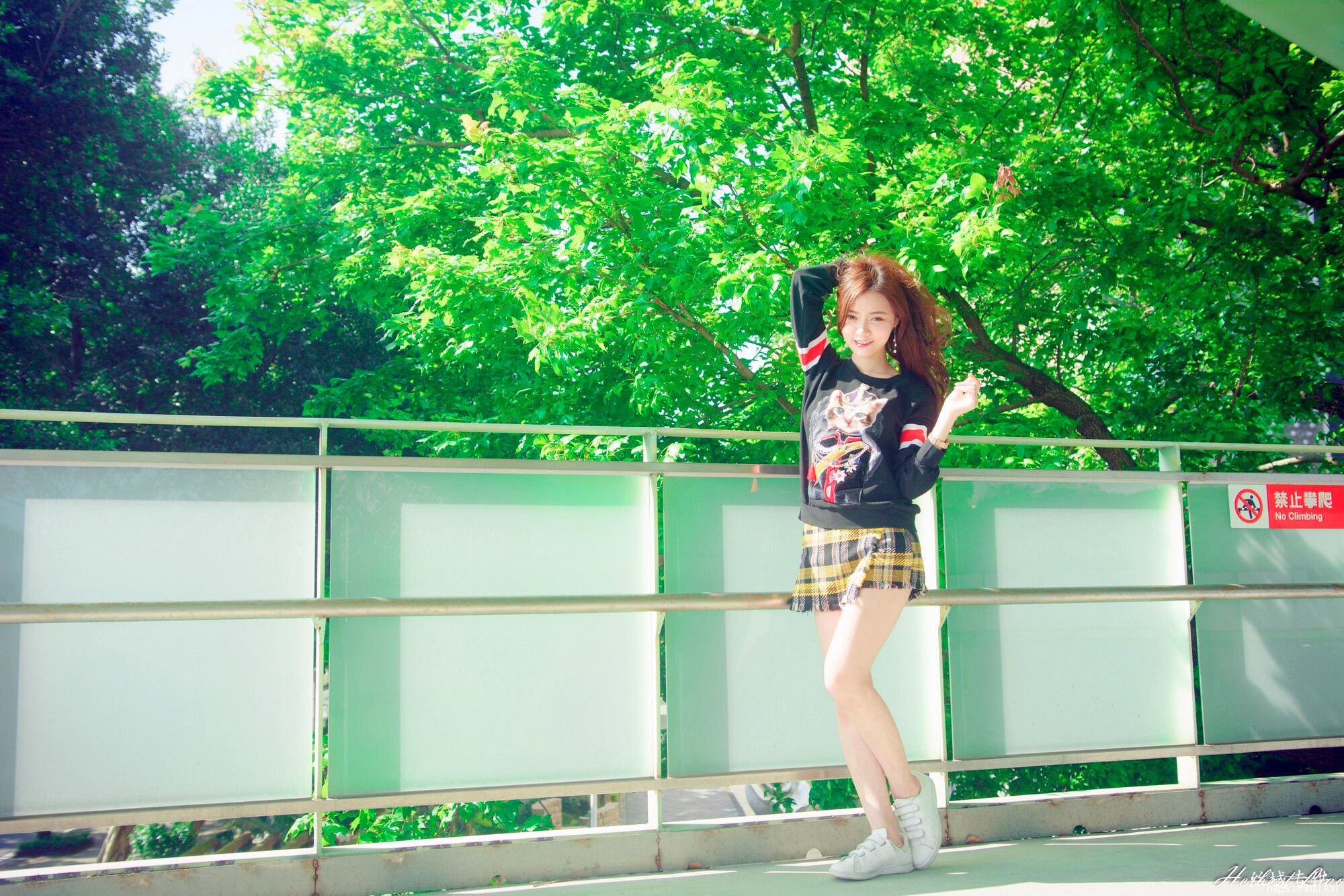 台湾网红美女苏小立MM翘臀后进式动态图集