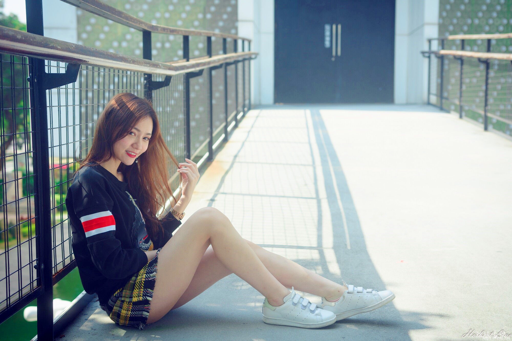 台湾网红美女苏小立MM翘臀后进式动态图集