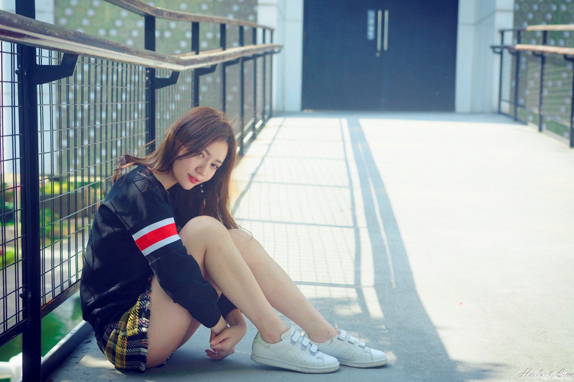 台湾网红美女苏小立MM翘臀后进式动态图集