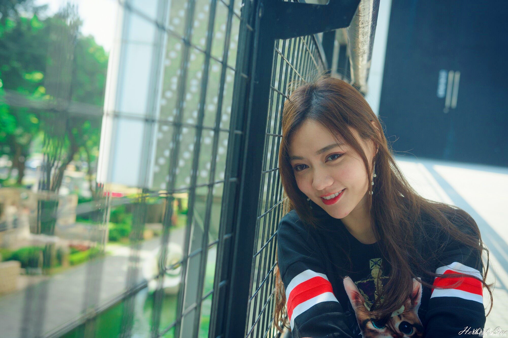 台湾网红美女苏小立MM翘臀后进式动态图集