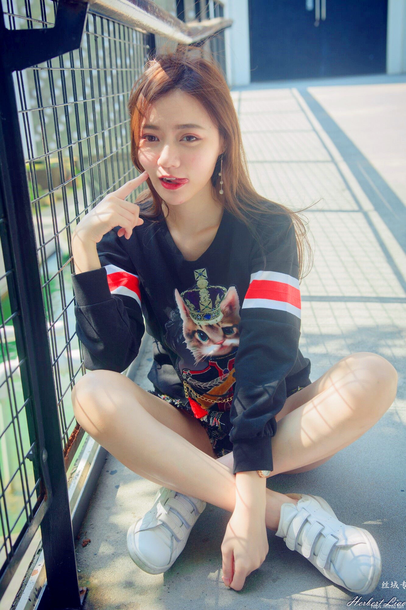 台湾网红美女苏小立MM翘臀后进式动态图集