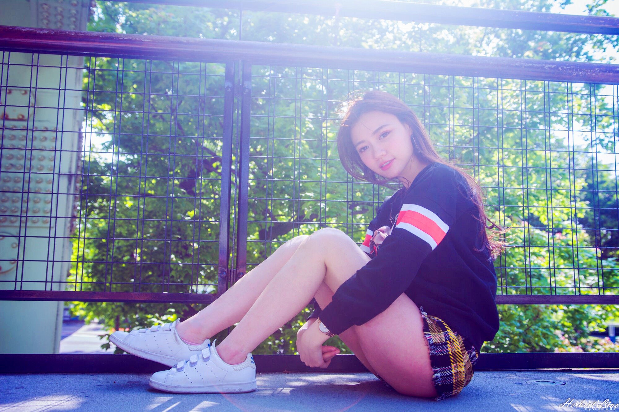 台湾网红美女苏小立MM翘臀后进式动态图集