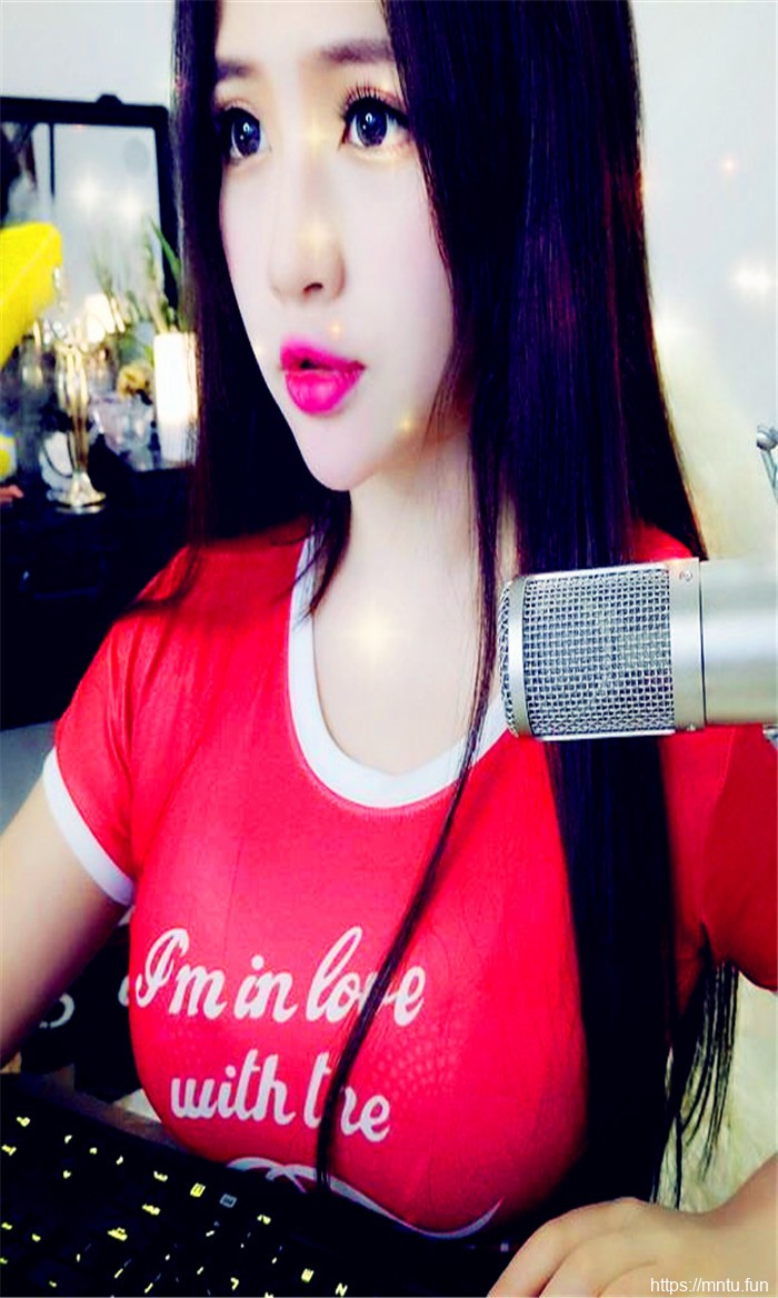 清纯小美女自拍图215期  怀念我们的青春啊