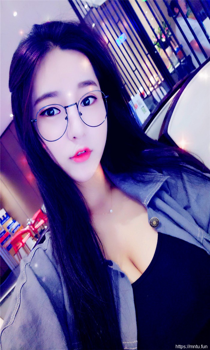 清纯小美女自拍图215期  怀念我们的青春啊