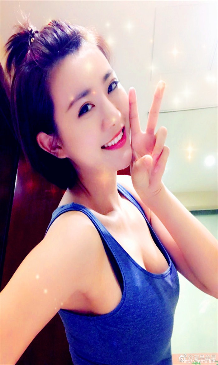 清纯小美女自拍图215期  怀念我们的青春啊