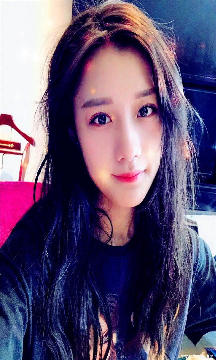 清纯小美女自拍图215期  怀念我们的青春啊