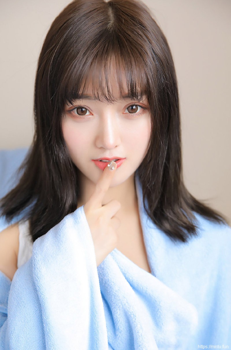 清纯妹子图自拍图集44期  留住我们青春的记忆