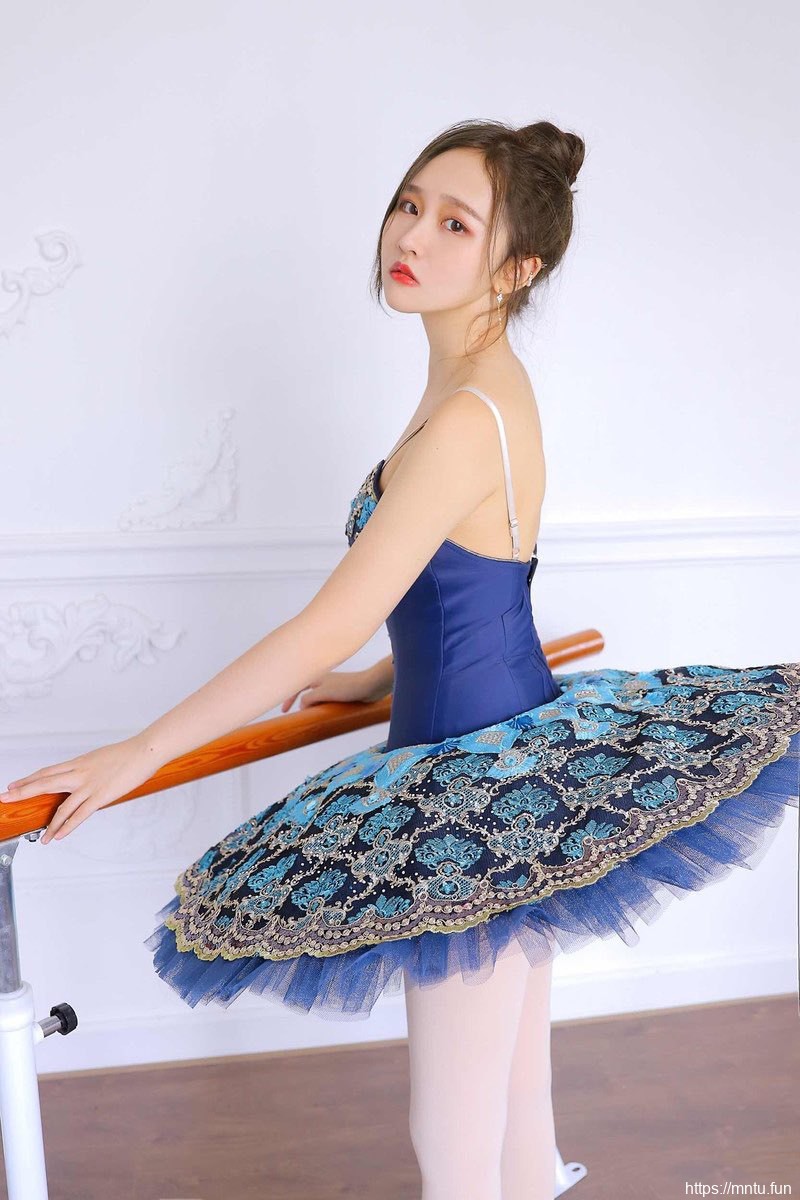 清纯妹子图自拍图集44期  留住我们青春的记忆