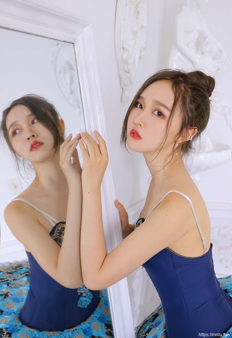 清纯妹子图自拍图集44期  留住我们青春的记忆