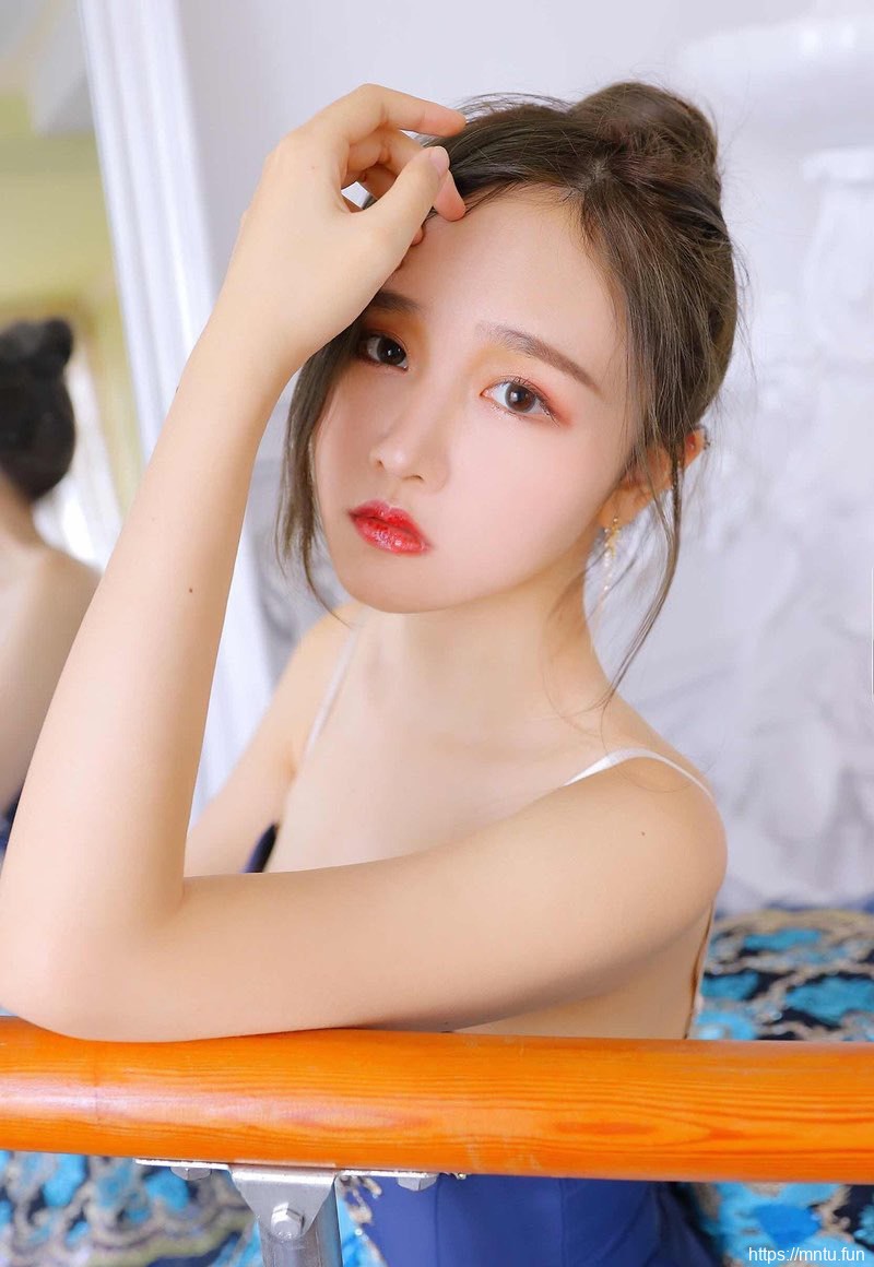 清纯妹子图自拍图集44期  留住我们青春的记忆