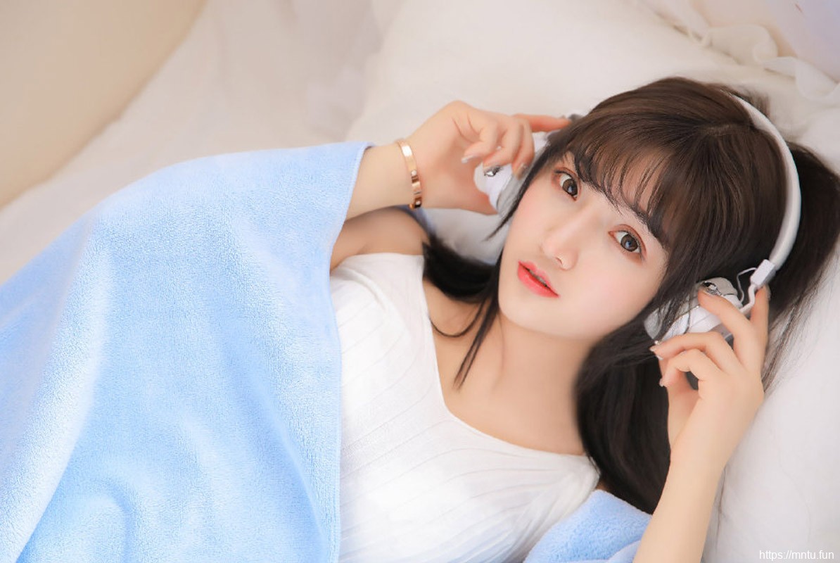 清纯妹子图自拍图集44期  留住我们青春的记忆