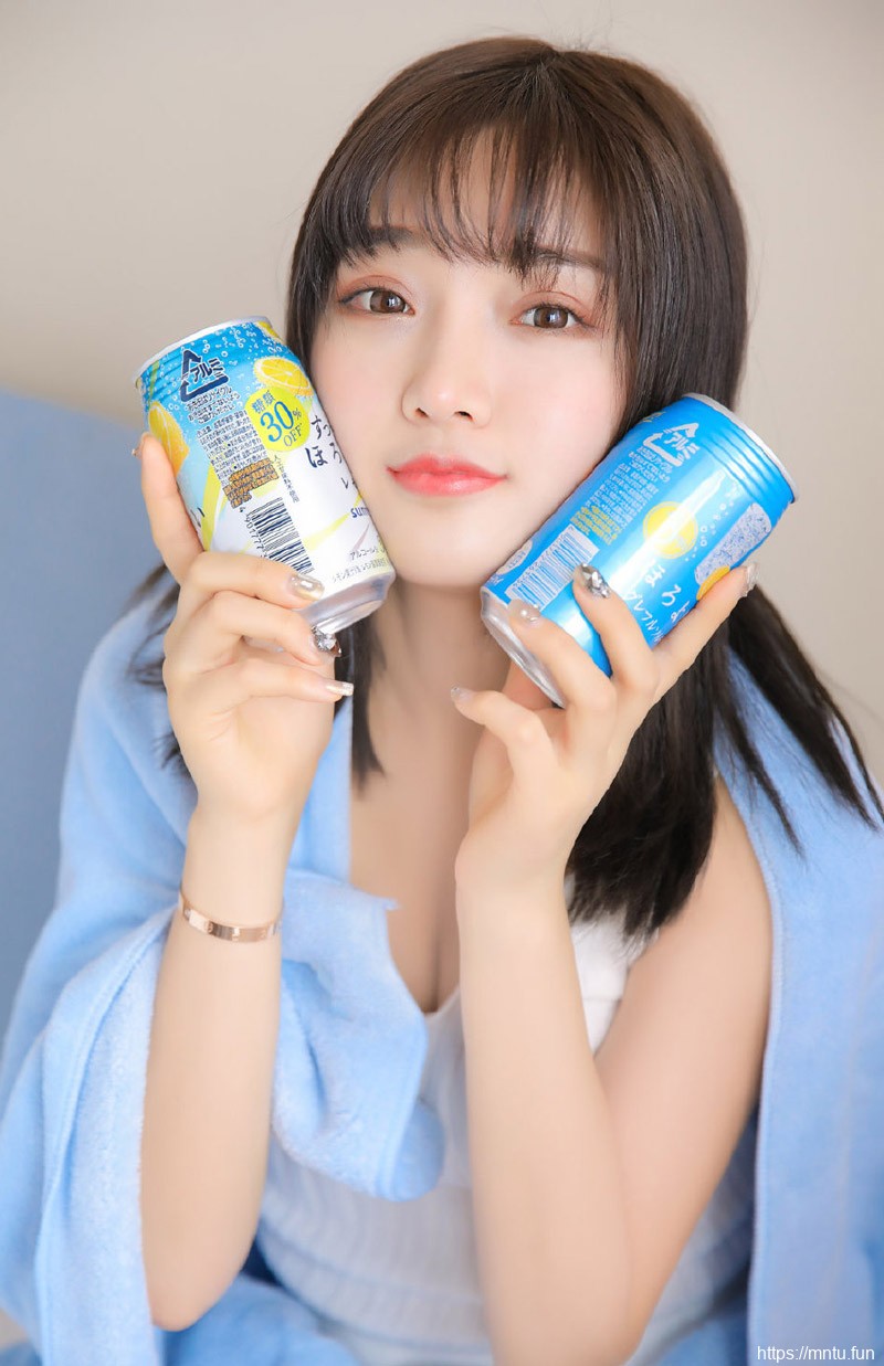 清纯妹子图自拍图集44期  留住我们青春的记忆