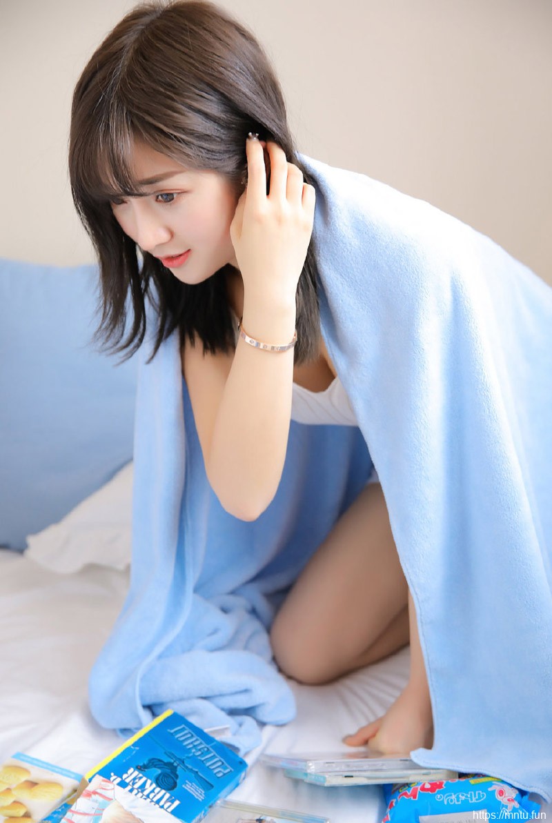 清纯妹子图自拍图集44期  留住我们青春的记忆