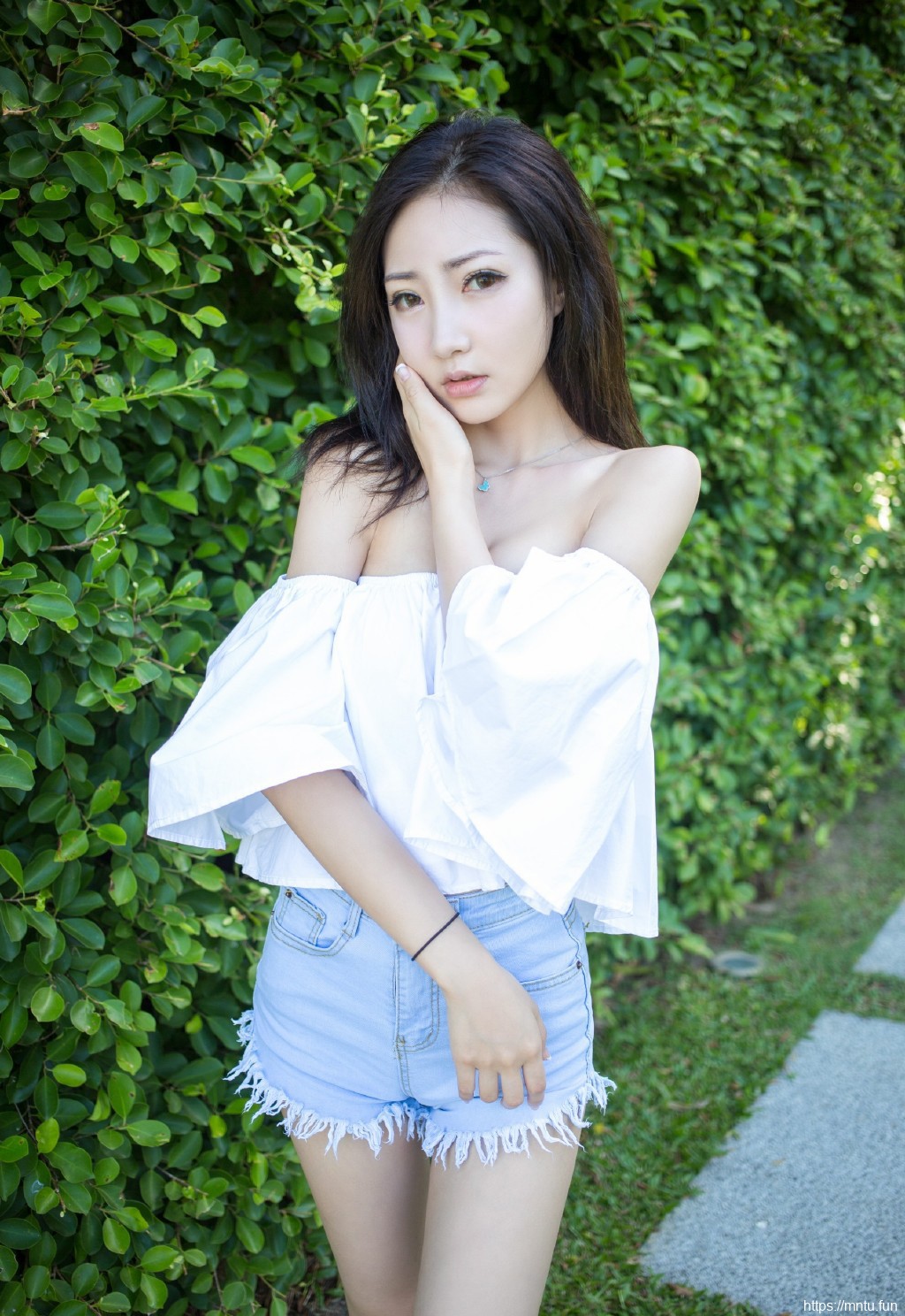 清纯妹子图自拍图集44期  留住我们青春的记忆