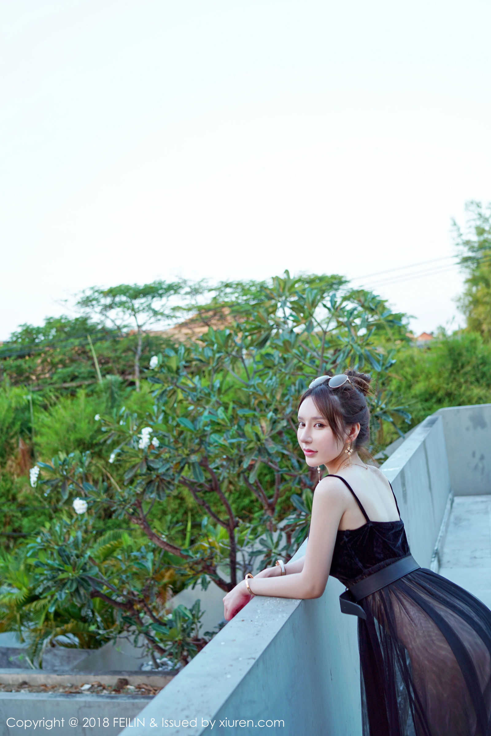 [FEILIN嗲囡囡] VOL.163 女神@周于希丝菲律宾旅拍第三套丝袜美图[41P]