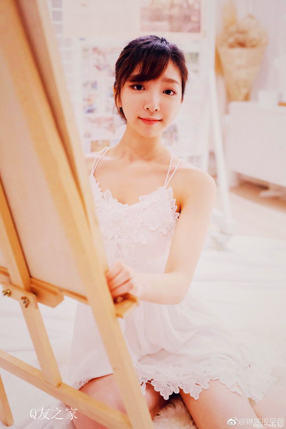 妹子天空街拍美女栏目为您提供街拍美女图片